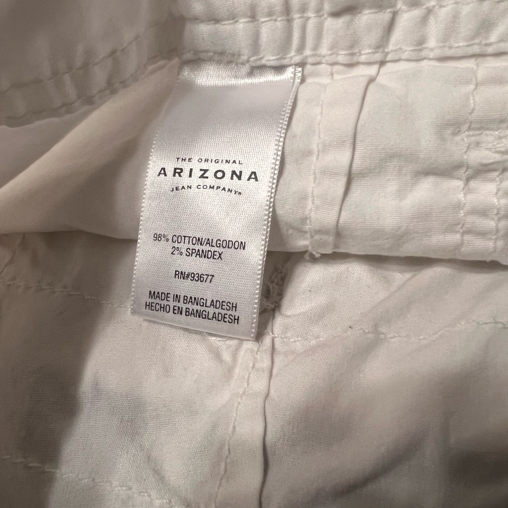 Arizona Jean Company White Cargo Shorts - Picture 4 of 5